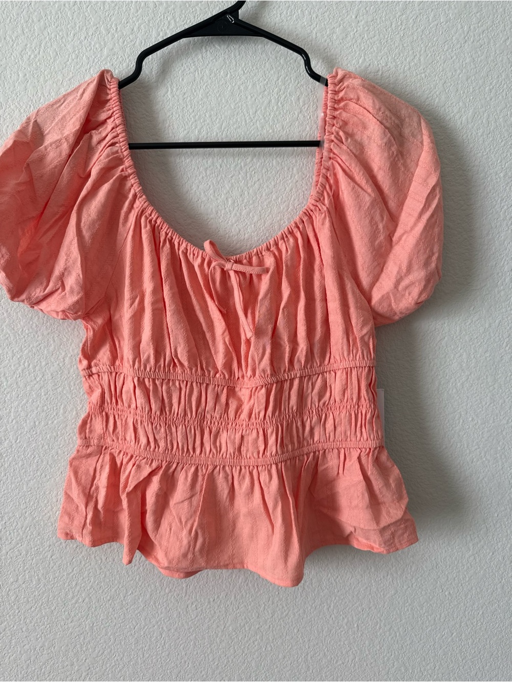 Women's Coral Puff-Sleeve Peplum Top